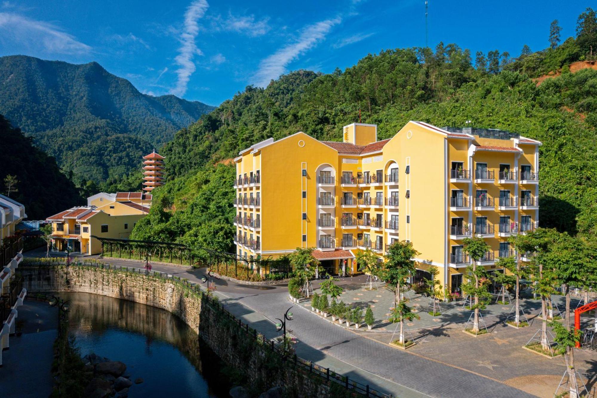 Hotel Fivitel Cong Troi Dong Giang - Fivitel Dong Giang Heaven'S Gate Exterior foto